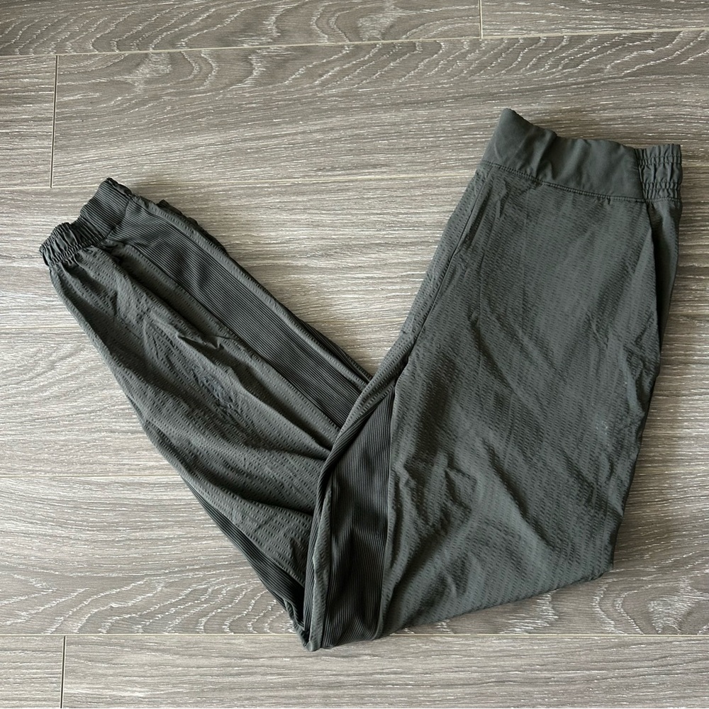 Athleta Textured Brooklyn Jogger Size 6